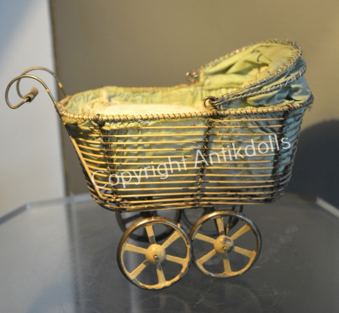 Puppenwagen